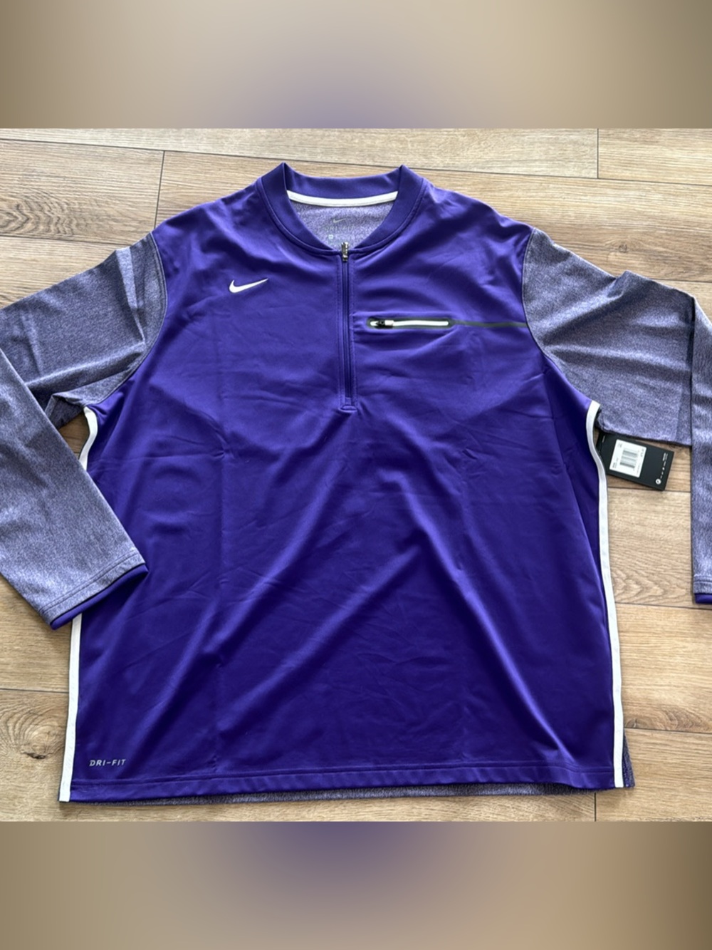 NWT. Nike Men's Purple Heather Athletic Top - Purple